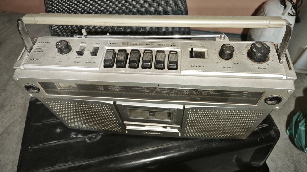 Магнітола SANYO, касетна