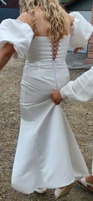 Suknia ślubna gładka