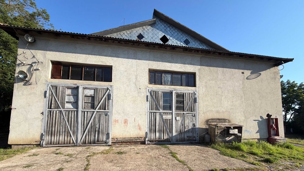Виробничо-складський комплекс 533 м² на ділянці 1,25 га (м. Кіцмань)
