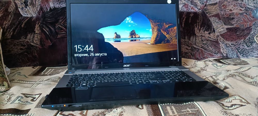 Ноутбук Aser 18.6"