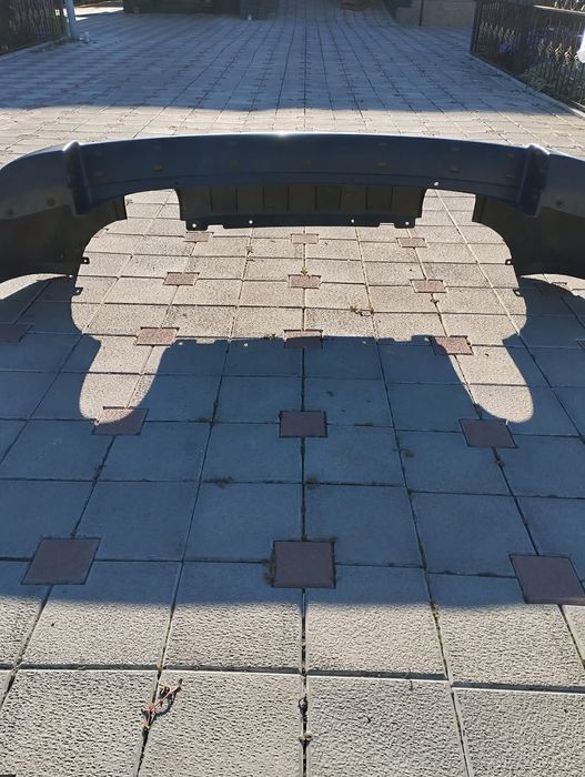 Продам бампер задній