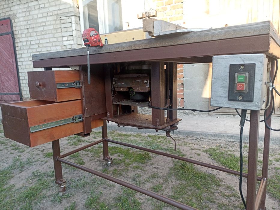 Фрезерний станок по дереву