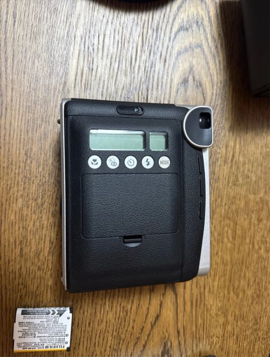 Instax Mini 90 Neo Classic + 2 baterias, capa e filme