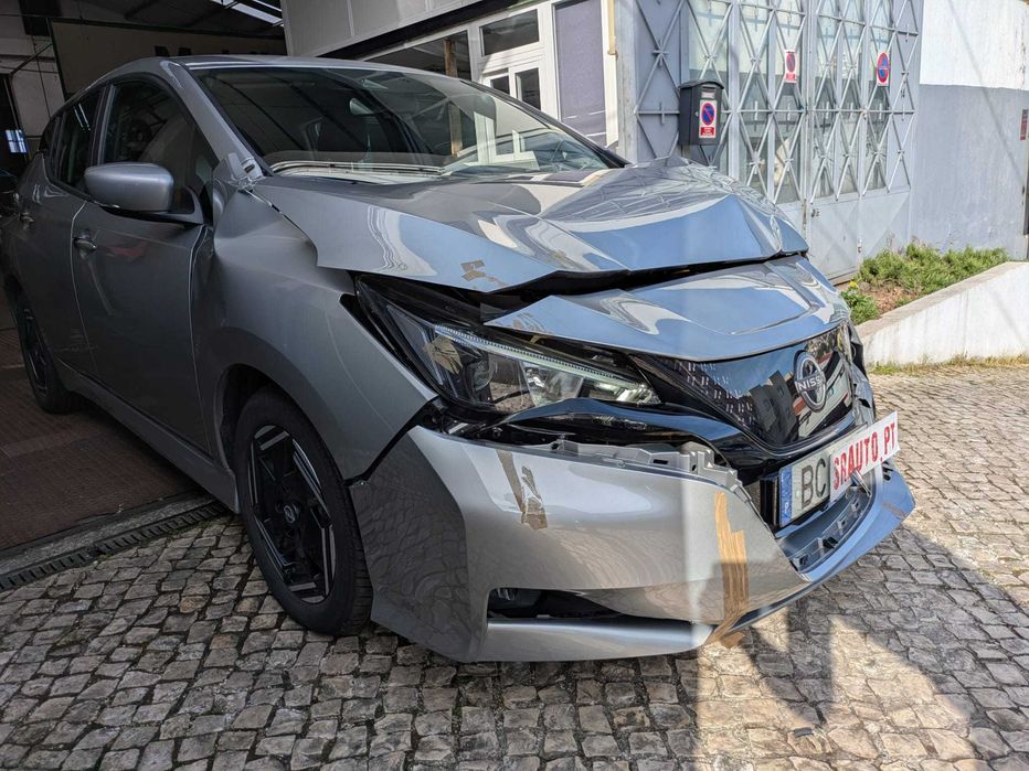 Nissan Leaf de 2023 com 6000km (Com Iva)