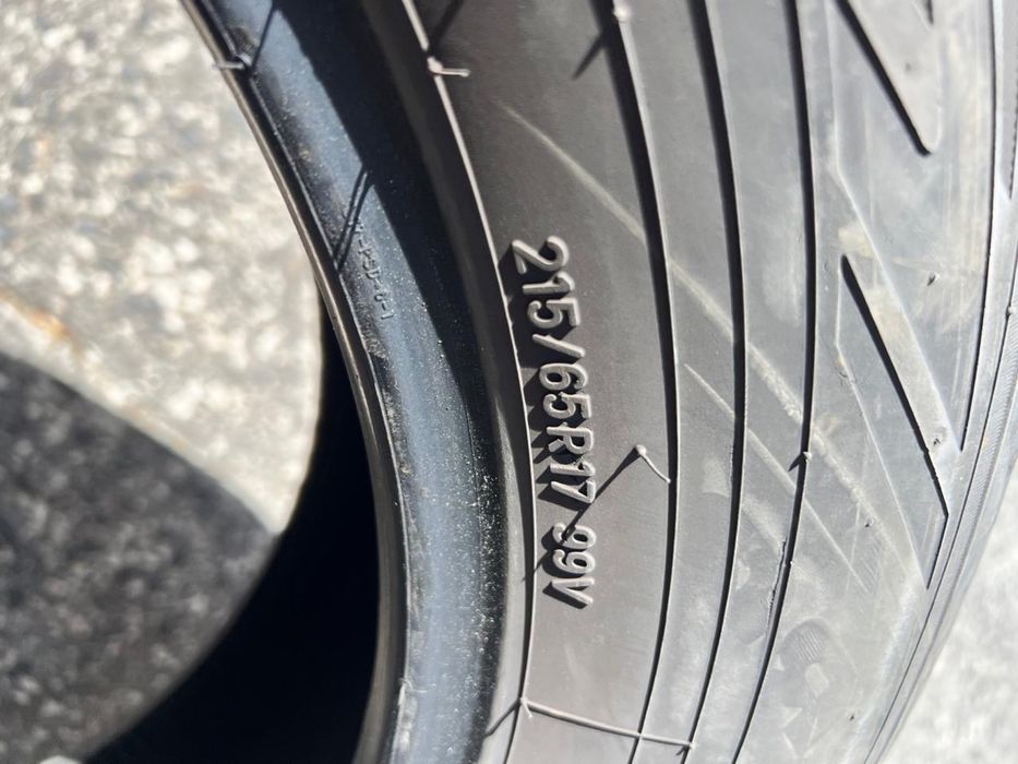 215/65/17 2 pneus