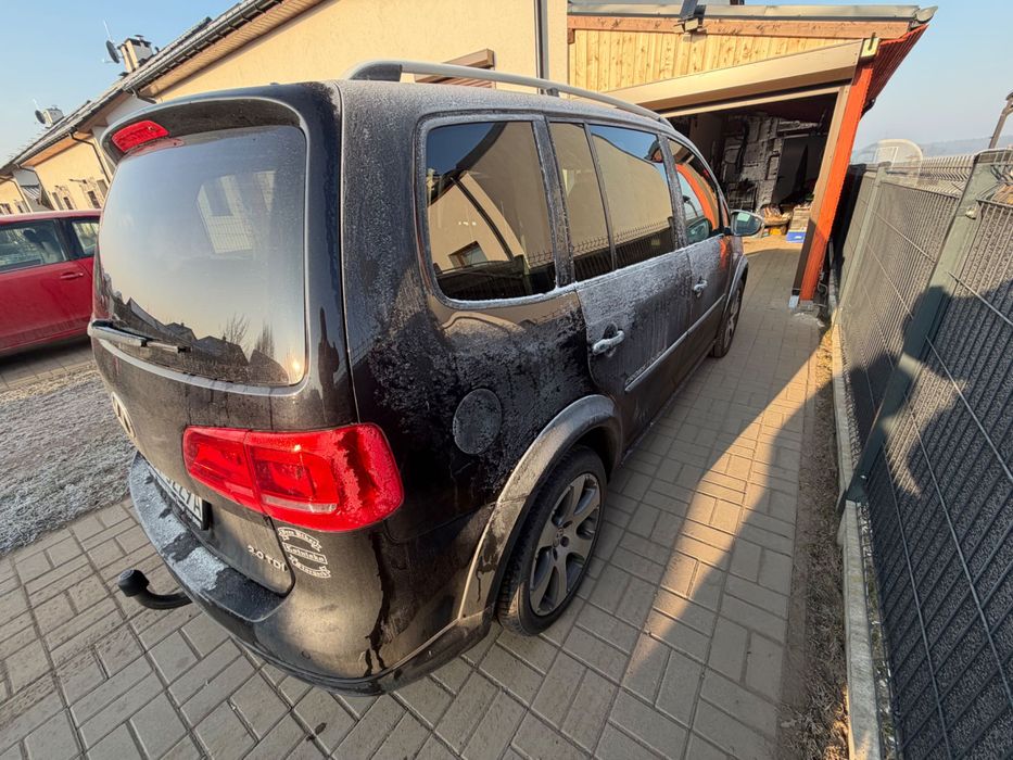 Volkswagen Touran Cross 2.0TDI 140km  7 osob polecam