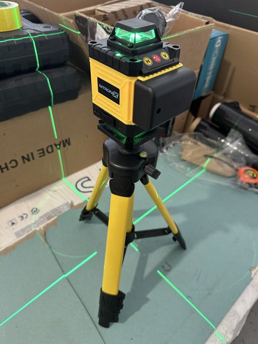 Laser krzyżowy poziomica laserowa stojak trojnóg futeral pilot