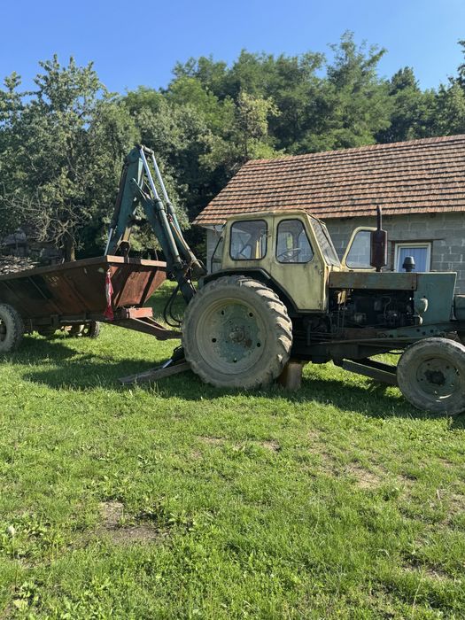 трактор ЮМЗ погрущик