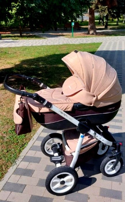 Дуже -дуже красива колясочка 2в1!