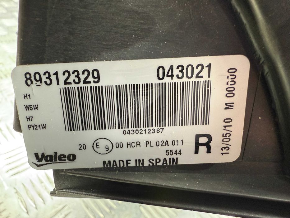 Фара правая Новая Opel Vectra C рестайлинг Valeo 89312329