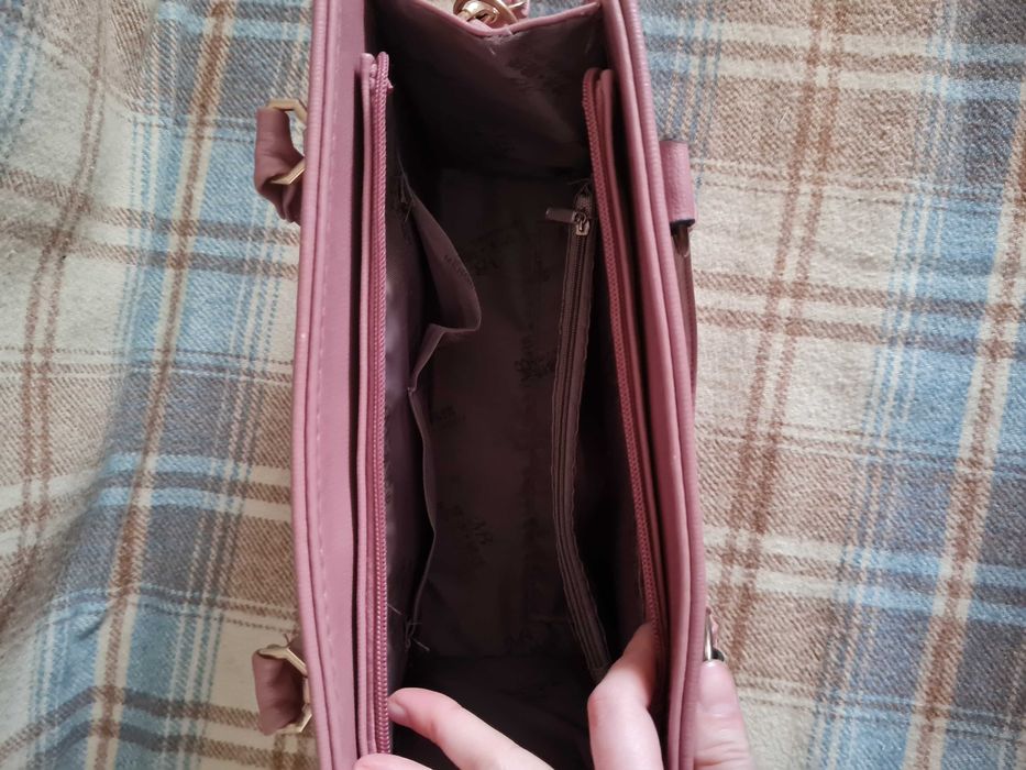 Жіноча рожева сумка