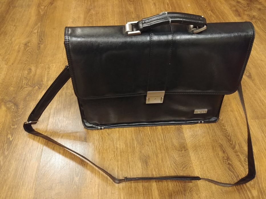 Neseser skórzany, czarny