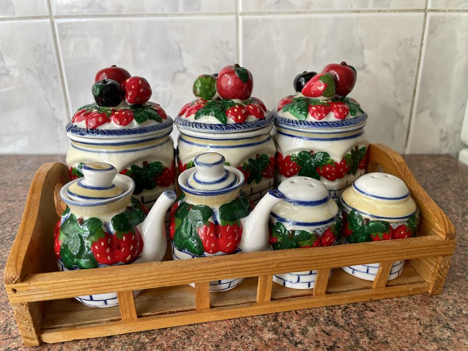 Набір керамічного посуду