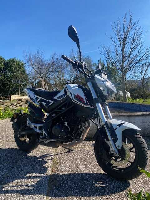 Benelli TNT 125 como nova