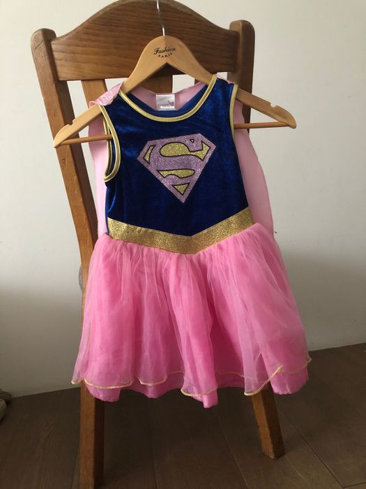 Яскравий карнавальний костюм супергероя для дівчинки 4-5 рочків