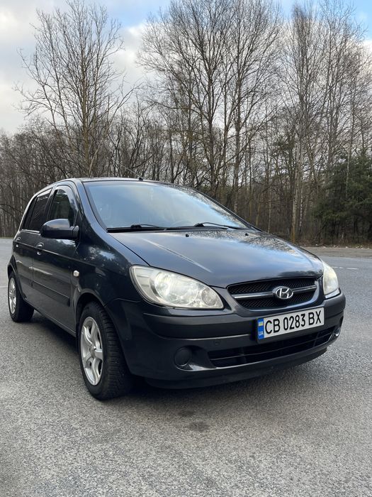 Продам власне авто   Hyundai Getz в хорошому стані . Обєм двигуна 1,4 . Механічна коробка передач . Пробіг 139000 км  .