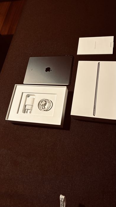 IPad (9th generation)Wi-Fi Apple+Smart Keyboard Case