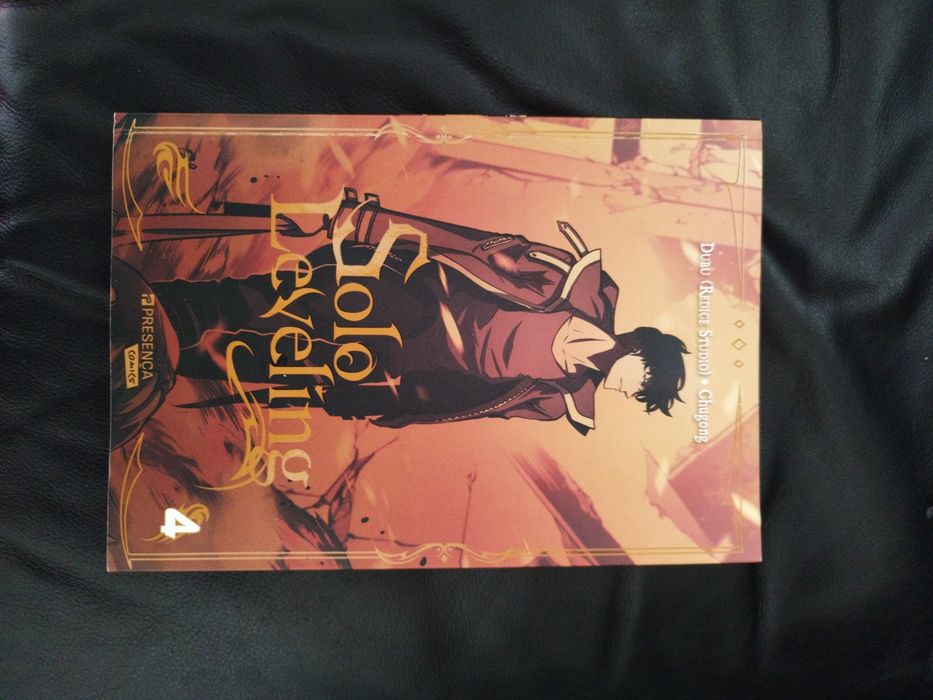 Livros 4 volume de Solo Leveling