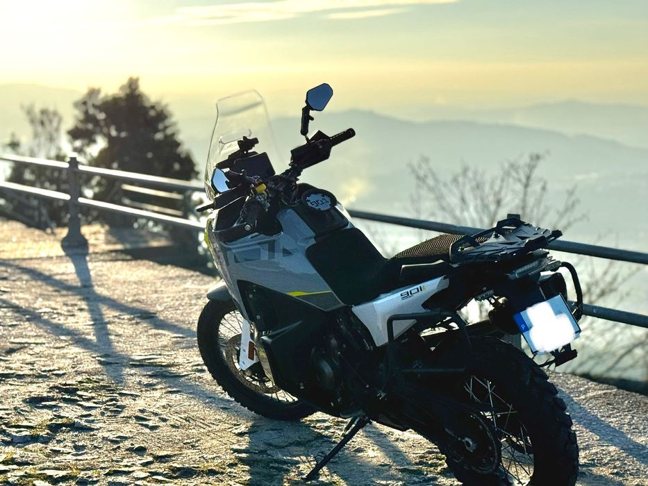 Husqvarna Norden 901 (2025) – Full Extras – Como Nova (Garantia até 2029)