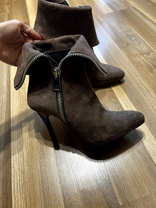 Botki zamszowe na szpilce