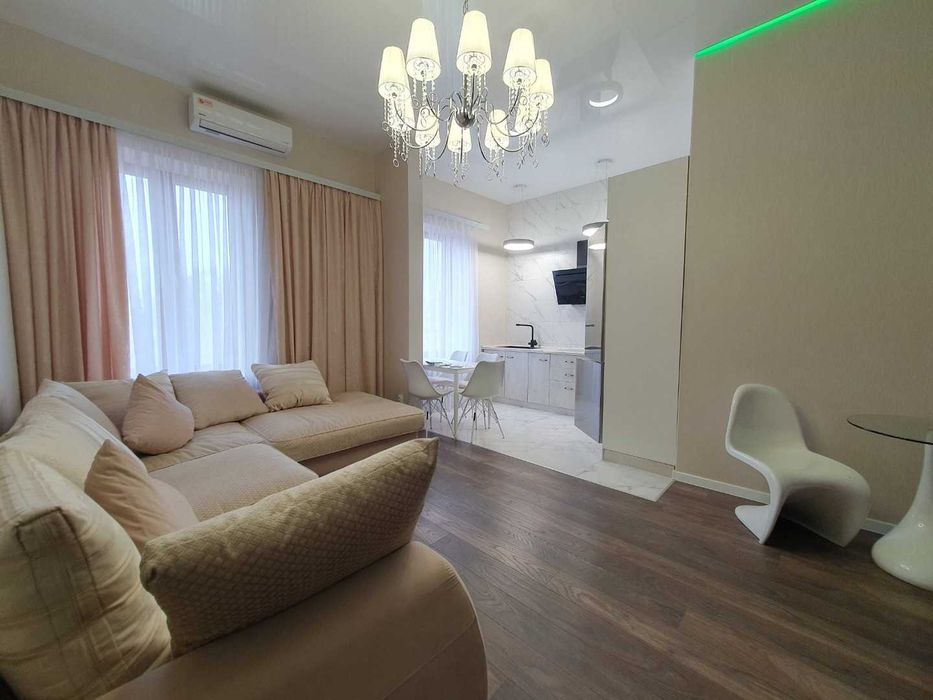 Продам 2 ком. кв. Центр, метро Левада, ул. Гольдберговская LT