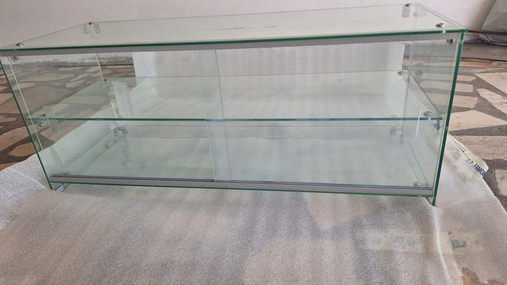 Vitrine de  Bar com prateleira