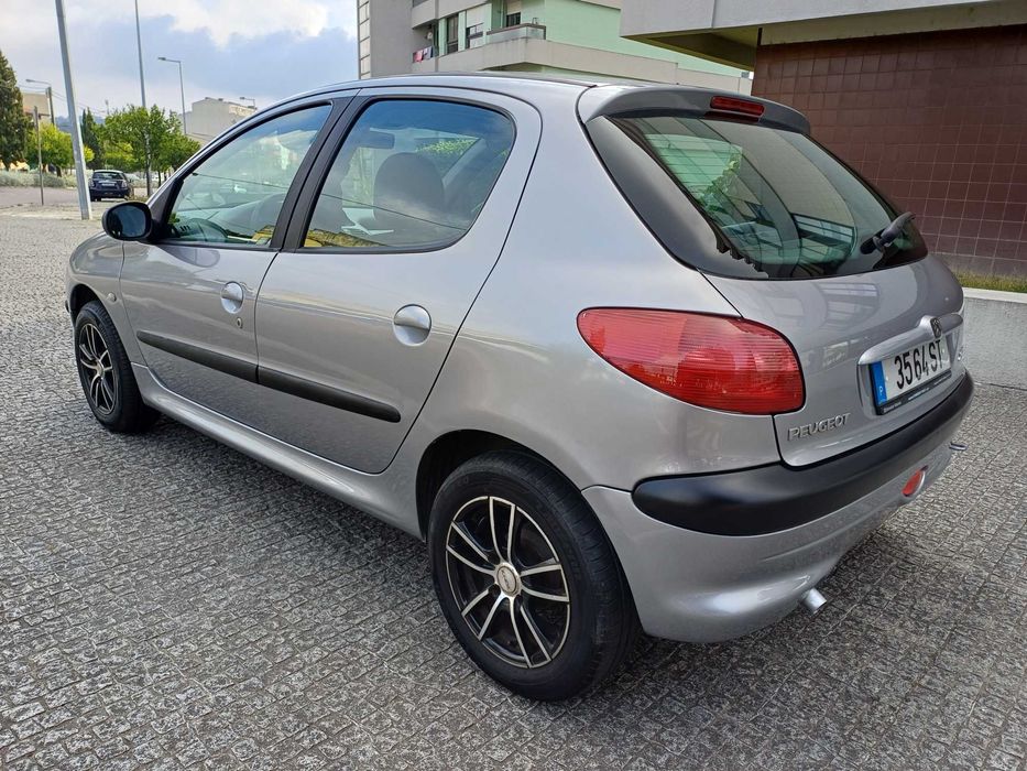 Peugeot 206 1.1 gasolina impecável