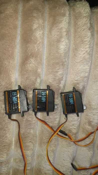 Nowy Emax ES3054 17g 3,5kg 0,13 sekundy 23T Metal Gear Digital Servo