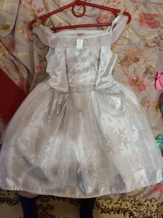 Прокат костюмів сніжинка..спайдермен..ворона(сорока),свято осені