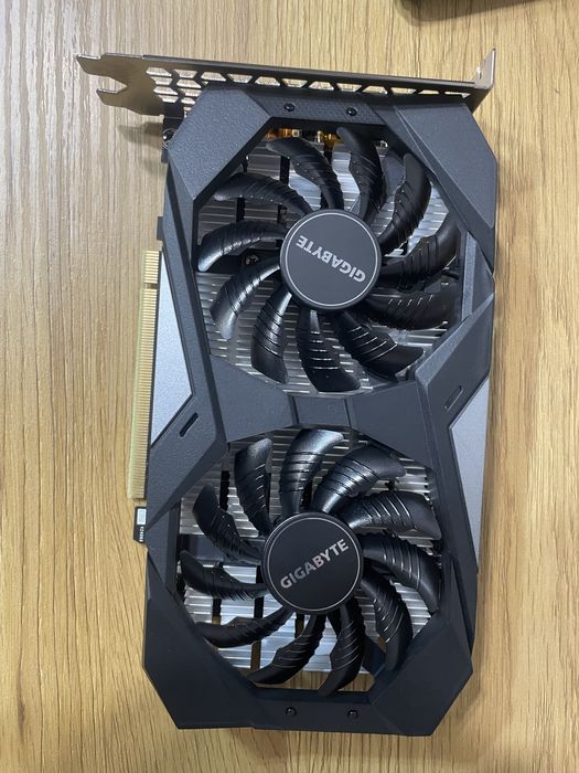 Gigabyte Geforce RTX 3050 Windforce OC V2 6 гб