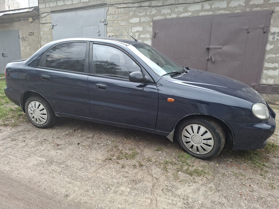 Автомобиль Ланос.