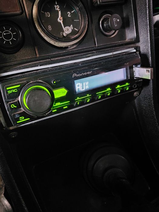 Pioneer MVH 09 UBG  1200