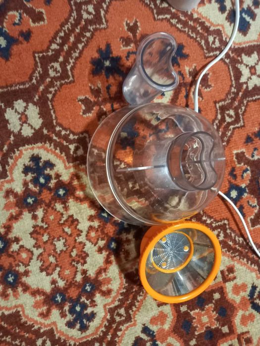 Електрична соковижималка