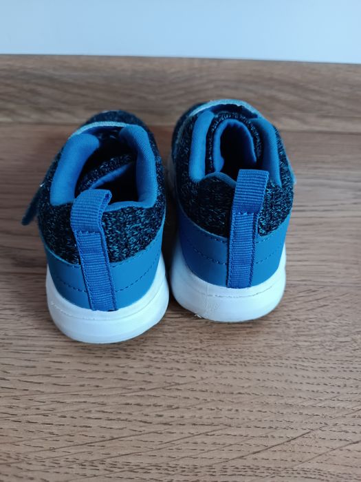 Adidasy chłopięce lekkie 28