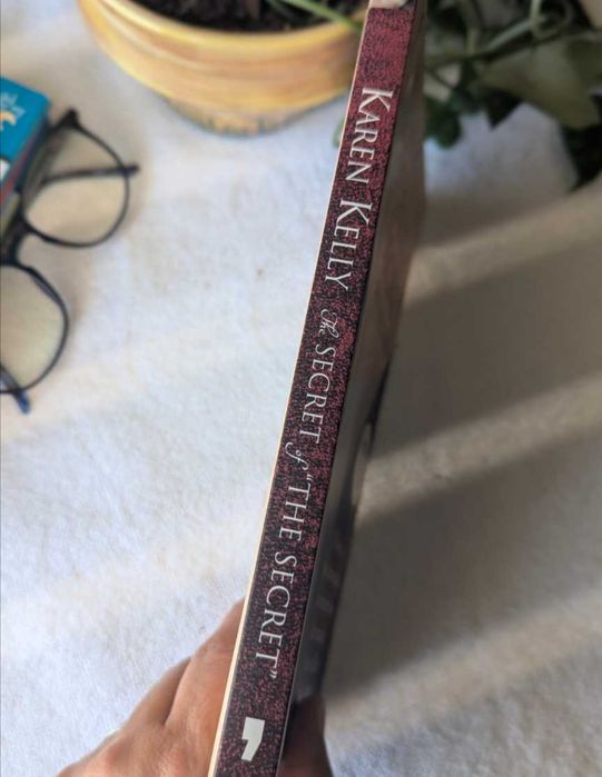Livro "The Secret of The Secret" - Karen Kelly (2.ª Edição)