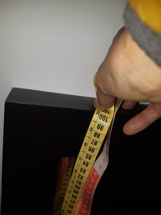 Vendo espelho com moldura de madeira