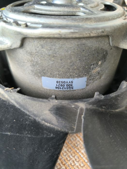 Вентилятор радіатора кондиціонера  Ford Focus 3 (III)