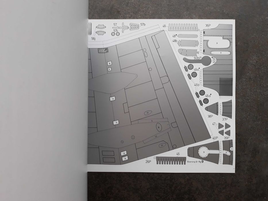 Model Kartonowy Boening B 17G wydawnictwo GPM duży format A3