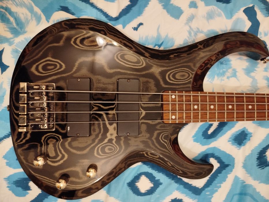 Baixo Ibanez único em Portugal( ler anúncio)