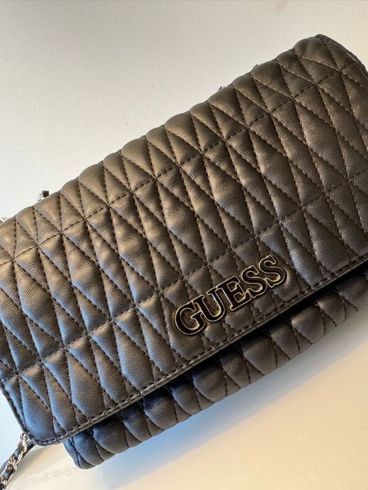 Bolsa Guess semi nova