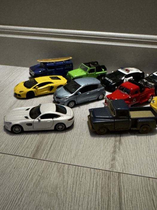 Продам коллекционные машинки
