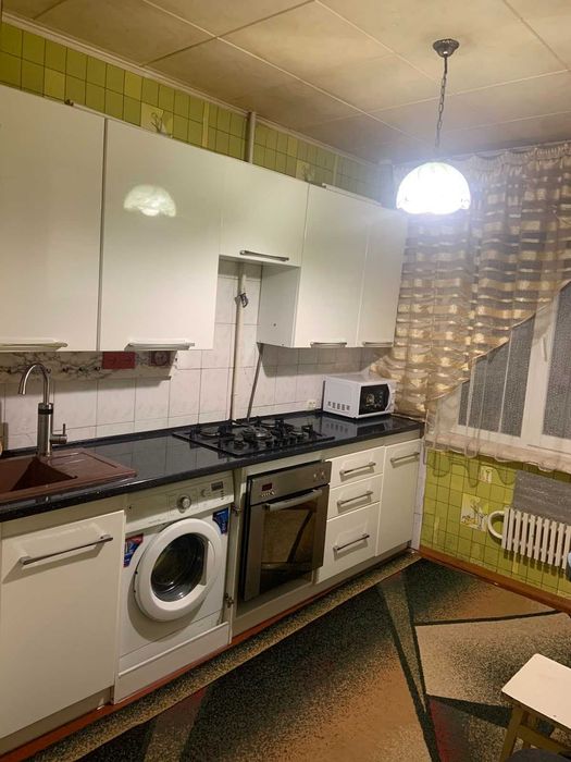 Продам працюючу пральну машинку LG у гарному стані!!!