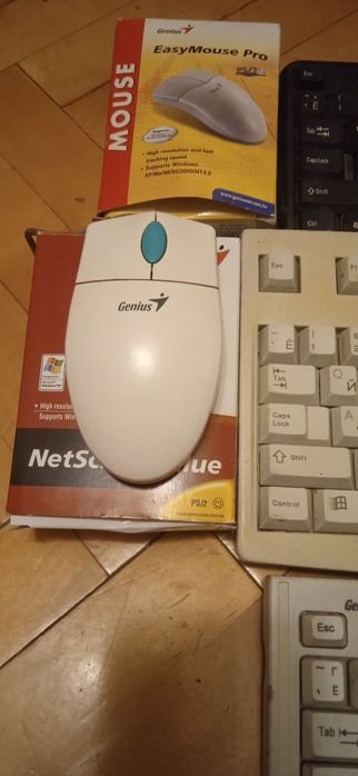 Планки памяти DDR-400.