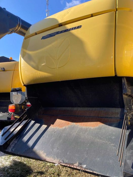 Комбайн NEW HOLLAND CX8080