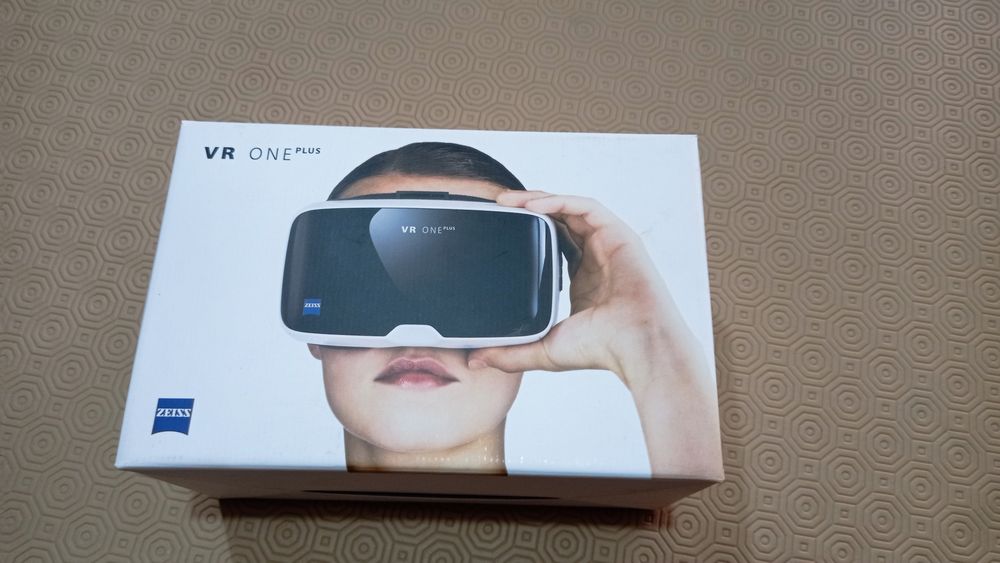 Zeiss Virtual Reality Glasses64286238763906120