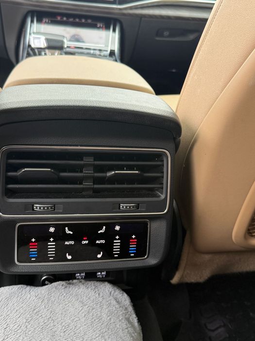 Audi Q7 2020 VIN WA1VXAF76LD008204 фото оголошення 12 з 21