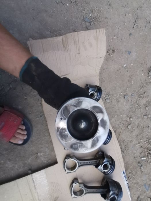 Поршня с Хюндай i30 1.6crdi