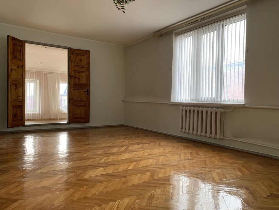 Продаж будинку , центр Гайсина, гараж, підвал, літня кухня, є торг