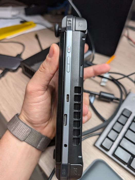 GPD win 4 ryzen 7840u 780m 32gb/2TB konsola pc oculink zamiana