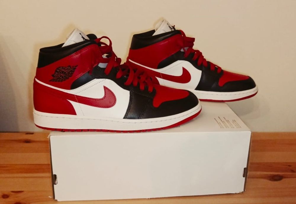 Nike jordan 1            .